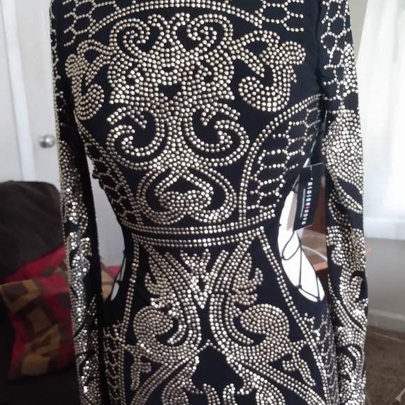 Dress - Picture 11 of 11